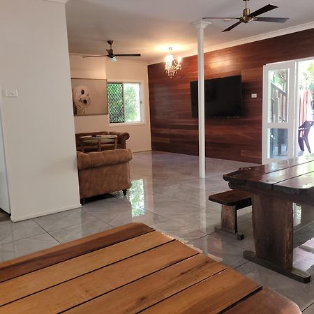 Travellers Paradise Κερνς Εξωτερικό φωτογραφία Interior of the house